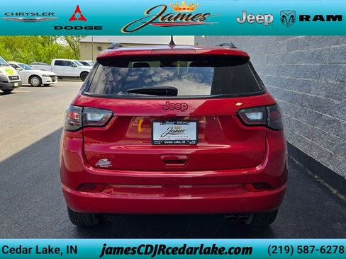 Used 2022 Jeep Compass Limited w/ (RED) Package AWD/4WD image 4