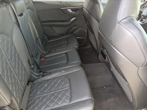 Used 2023 Audi SQ7 Premium Plus w/ Executive Package image 20