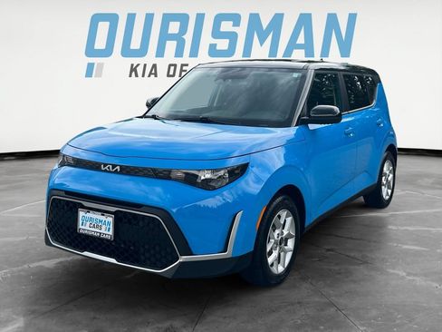 Used 2023 Kia Soul S FWD image 2