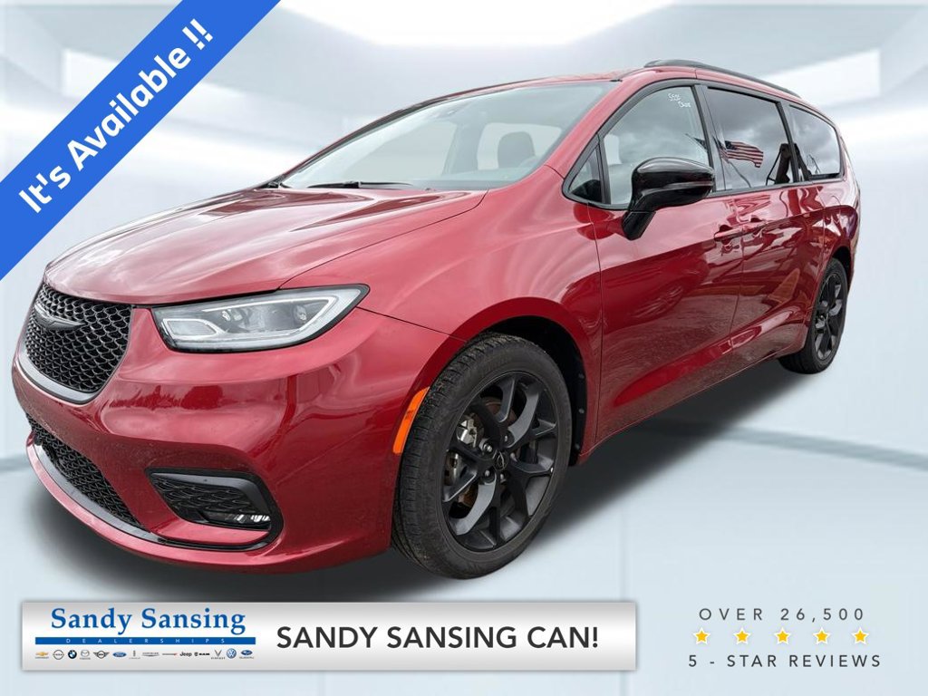 Used 2025 Chrysler Pacifica Limited FWD image 1