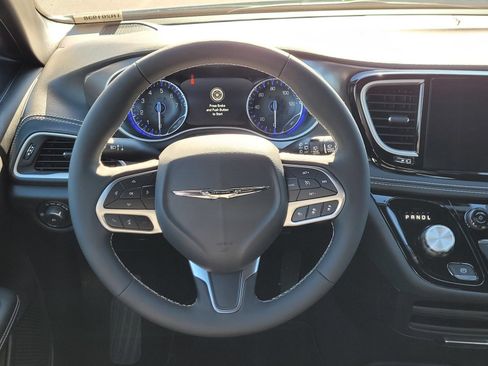 New 2026 Chrysler Pacifica Select FWD image 11