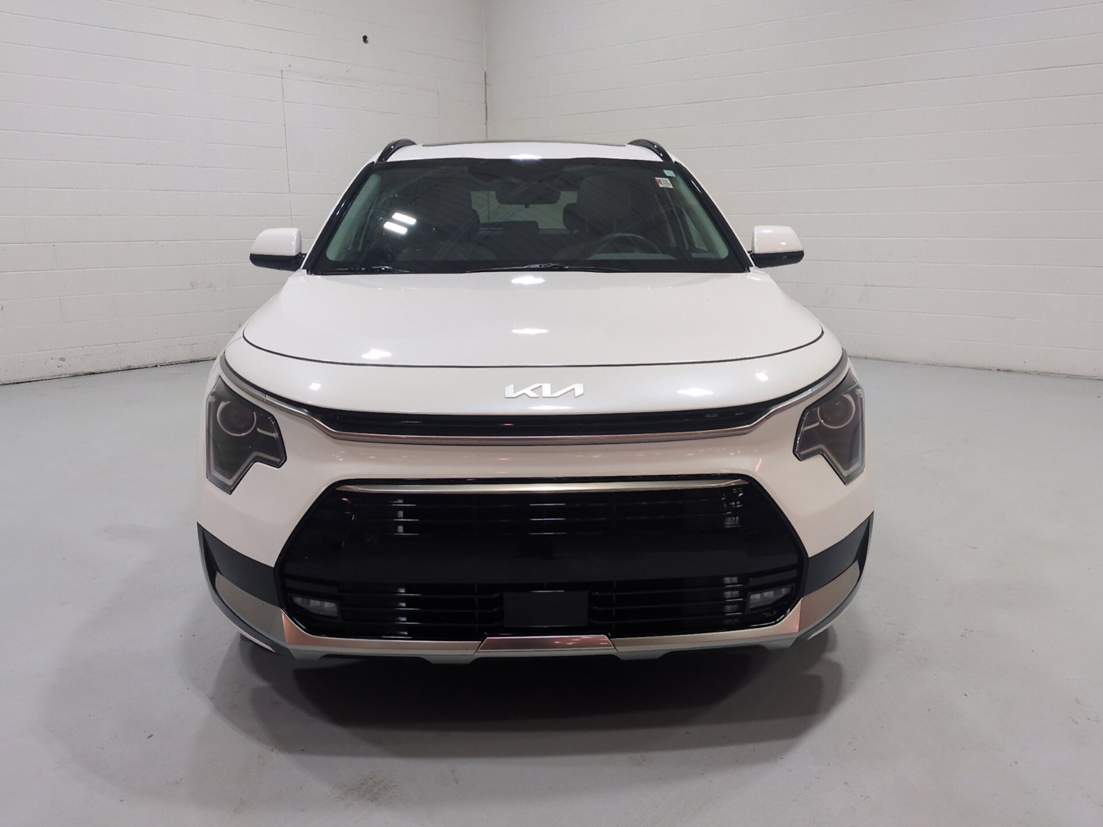Certified 2024 Kia Niro EX Touring FWD image 8