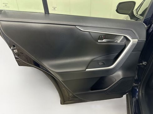 Used 2019 Toyota RAV4 Limited AWD/4WD image 27