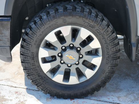 Used 2025 Chevrolet Silverado 2500 Custom w/ Custom Convenience Package AWD/4WD image 16