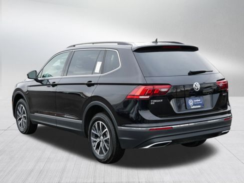 Certified 2020 Volkswagen Tiguan SE w/ Panoramic Sunroof Package image 5