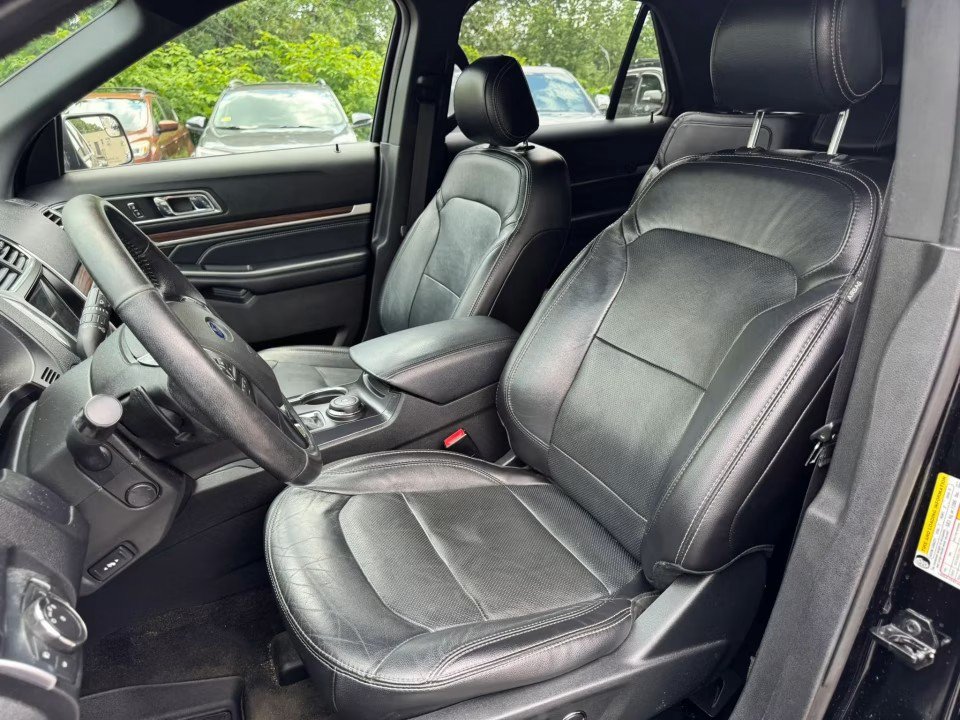 Used 2017 Ford Explorer Limited AWD/4WD image 11