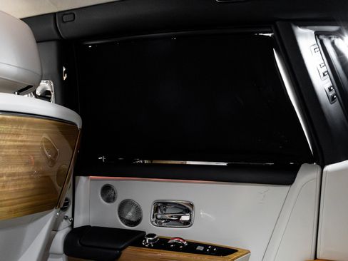 Used 2019 Rolls-Royce Phantom Sedan image 33