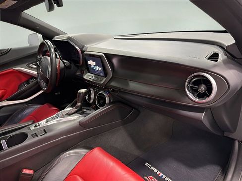 Used 2016 Chevrolet Camaro SS image 15