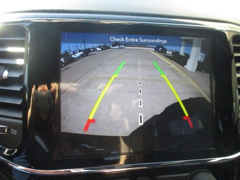 Used 2019 Jeep Grand Cherokee Altitude image 29