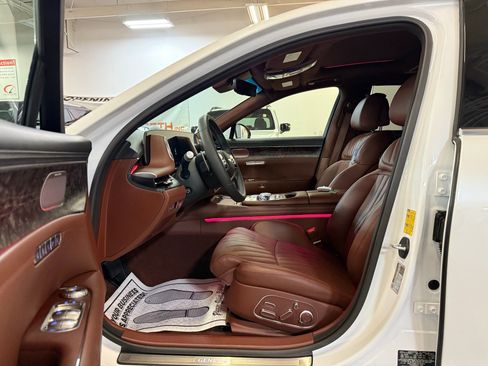 Used 2025 Genesis G90 3.5T image 32