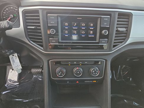 Used 2021 Volkswagen Atlas Cross Sport S image 19