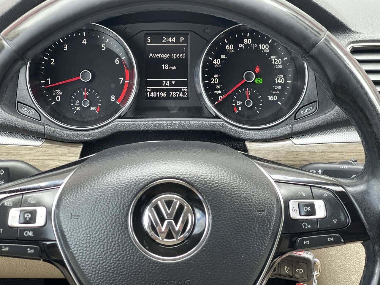 Used 2016 Volkswagen Passat 1.8T SE FWD image 2