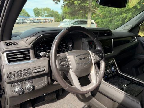 Used 2022 GMC Yukon Denali AWD/4WD image 11