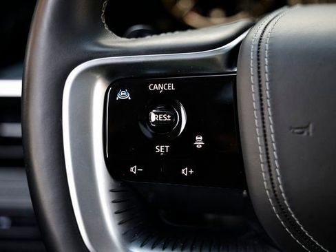 Used 2025 INFINITI QX80 Sensory image 34