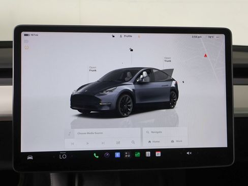 Used 2023 Tesla Model Y Long Range AWD/4WD image 45