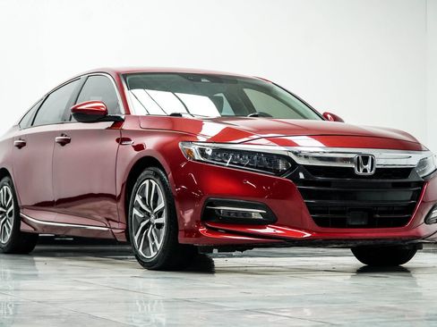 Used 2018 Honda Accord Touring image 4