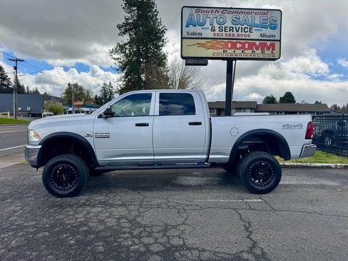 Used 2018 RAM 2500 Tradesman w/ Chrome Appearance Group AWD/4WD image 4