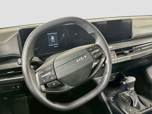 Used 2025 Kia K4 FWD image 18