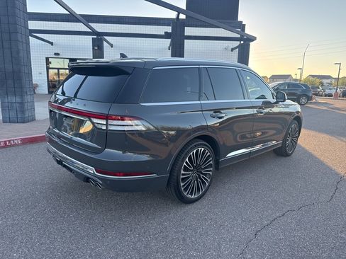 Used 2022 Lincoln Aviator Black Label w/ Class IV Trailer Tow Package image 4
