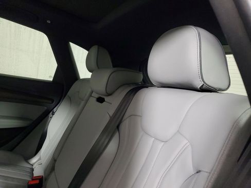 Used 2024 Audi Q5 e Premium Plus w/ Premium Plus Package AWD/4WD image 12