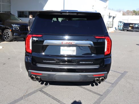 Used 2021 GMC Yukon Denali w/ Denali Premium Package image 9