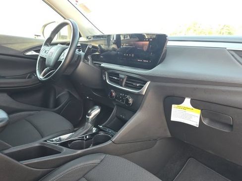 Used 2024 Buick Encore GX Preferred FWD image 18