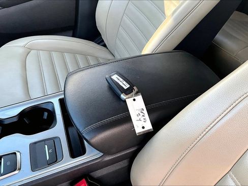 Used 2024 Ford Edge SEL AWD/4WD image 10