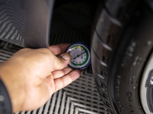 Used 2023 BMW 530e w/ Premium Package image 46