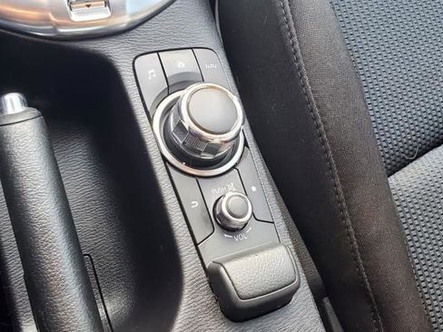 Used 2017 Toyota Yaris iA image 31