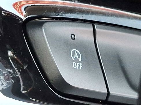 Used 2024 Chevrolet Trax LT FWD image 24