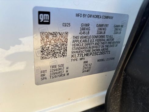 Used 2025 Chevrolet Trax LT w/ LT Convenience Package FWD image 28