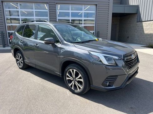 Used 2023 Subaru Forester Limited w/ Popular Package #2 AWD/4WD image 3