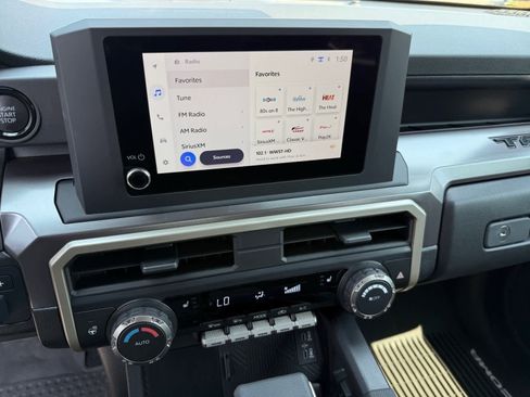 Used 2025 Toyota Tacoma SR5 image 17