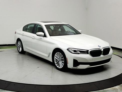 Used 2021 BMW 530i w/ Convenience Package RWD image 3
