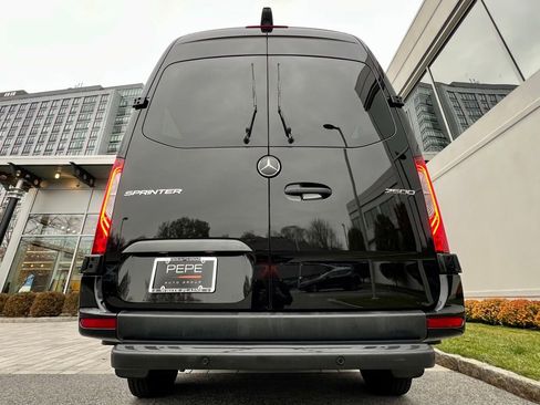 Used 2025 Mercedes-Benz Sprinter 2500 image 15