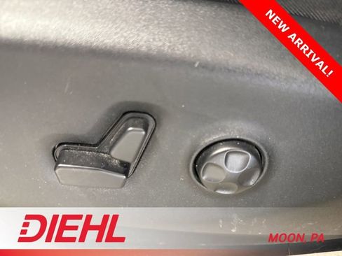 Used 2019 Chrysler Pacifica Touring-L w/ Advanced Safetytec Group image 20