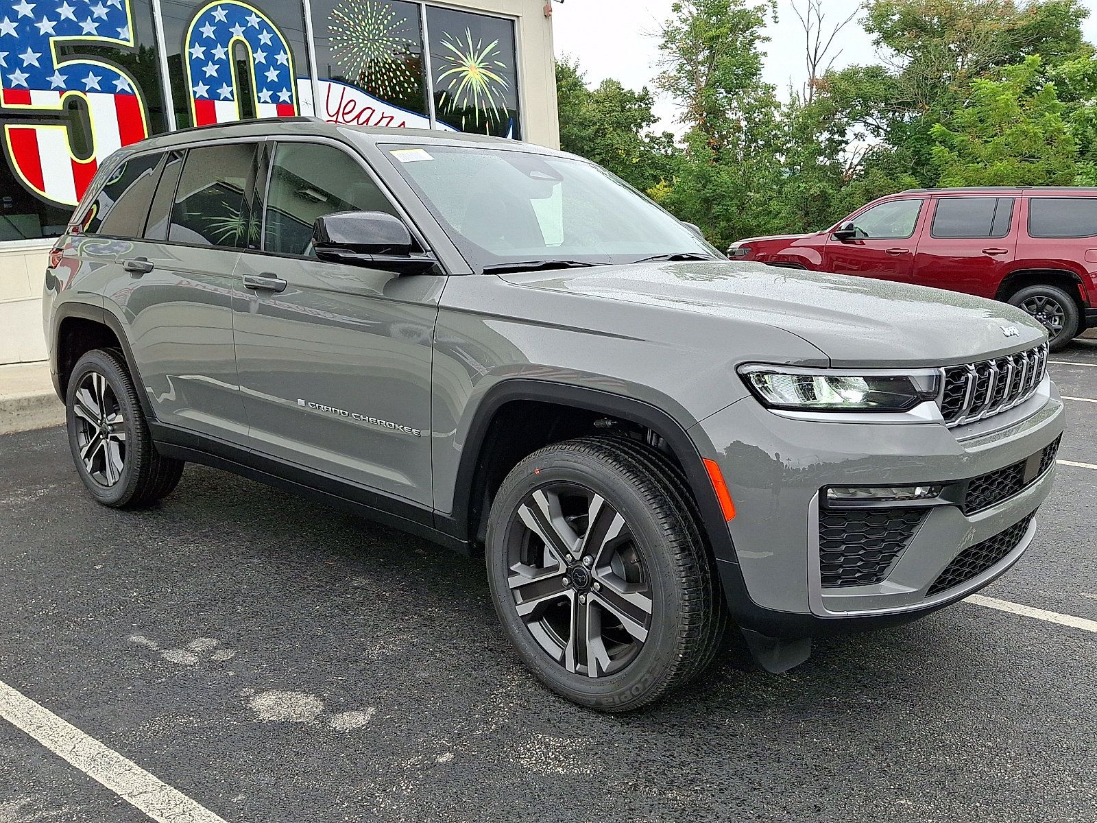 New 2027 Jeep Grand Cherokee Limited AWD/4WD image 2