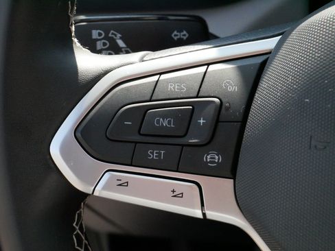 Certified 2022 Volkswagen Taos SE AWD/4WD image 25