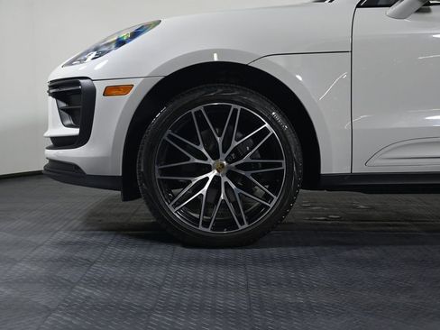 Certified 2023 Porsche Macan AWD/4WD image 30