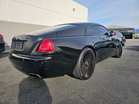 Used 2014 Rolls-Royce Wraith image 2