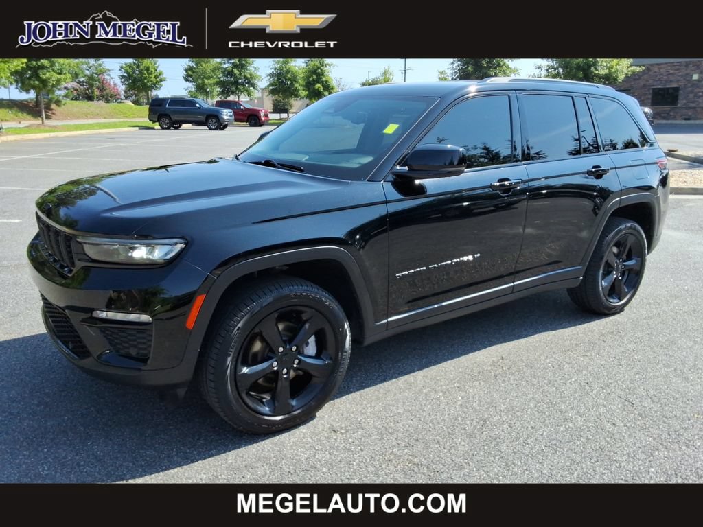 Used 2023 Jeep Grand Cherokee Limited w/ Luxury Tech Group II AWD/4WD image 1