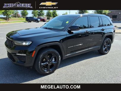 Used 2023 Jeep Grand Cherokee Limited w/ Luxury Tech Group II