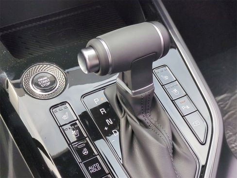 New 2025 Kia Niro SX Touring image 21