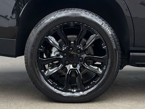 Used 2026 GMC Yukon Denali w/ Sun & Power Step Package AWD/4WD image 11
