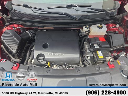 Used 2023 Chevrolet Traverse LT w/ LPO, Floor Liner Package AWD/4WD image 13