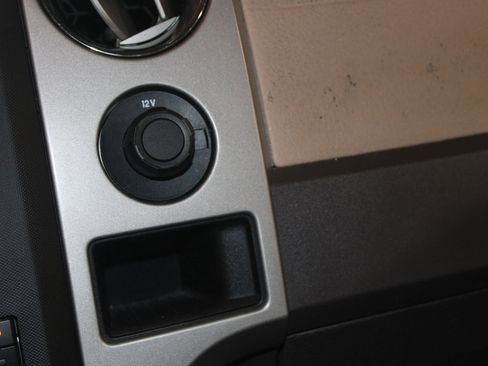 Used 2011 Ford F150 XLT w/ XLT Chrome Pkg image 18