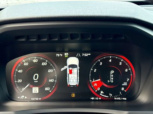 Used 2018 Volvo XC90 T5 Momentum w/ Convenience Package FWD image 9