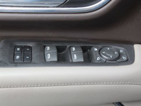 Used 2022 Chevrolet Tahoe LT w/ Luxury Package AWD/4WD image 37
