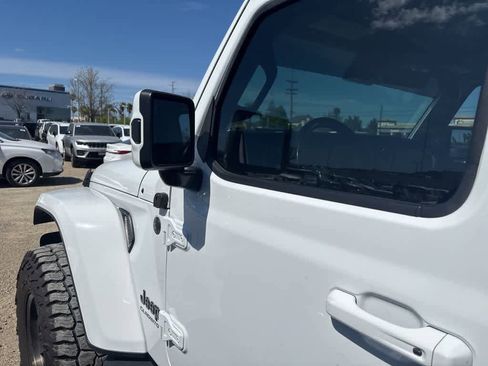 Certified 2021 Jeep Gladiator Overland AWD/4WD image 15