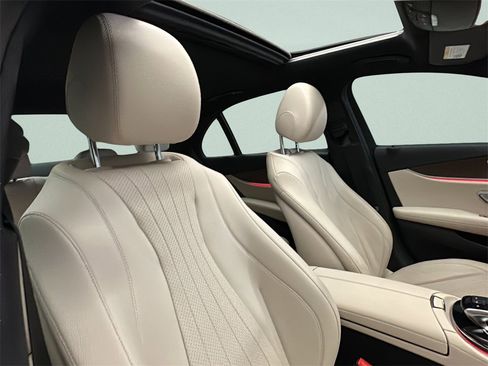 Used 2017 Mercedes-Benz E 300 4MATIC image 17